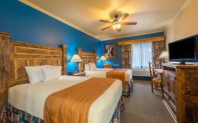 La Hacienda Inn Near Alamodome & Riverwalk